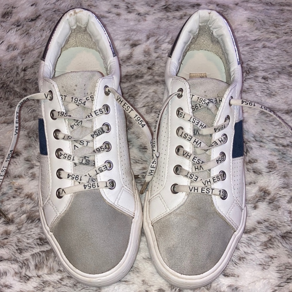 Vintage Havana Women’s Size 9 Dina Purposefully Distressed Sneakers! EUC!